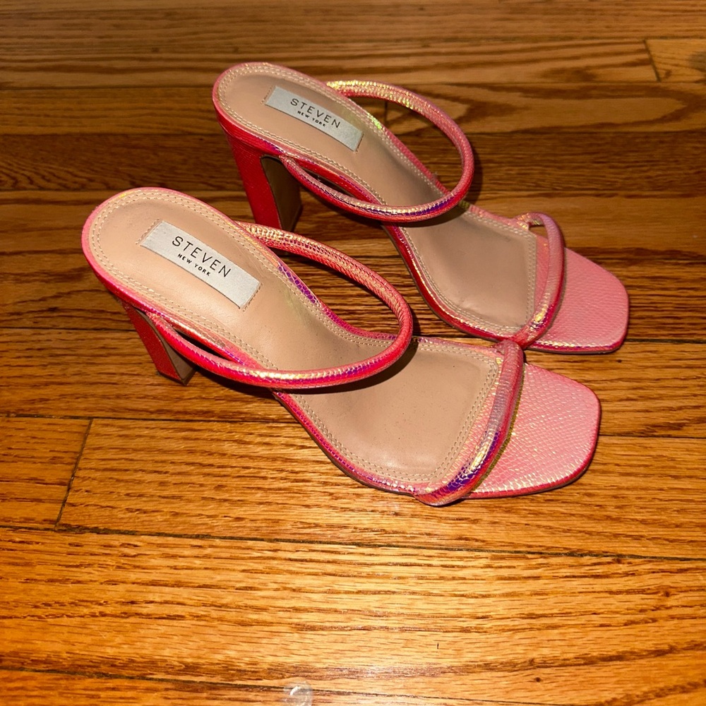 Steve Madden Vibrant iridescent Pink Heels